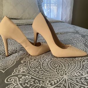 Nude pointy heels